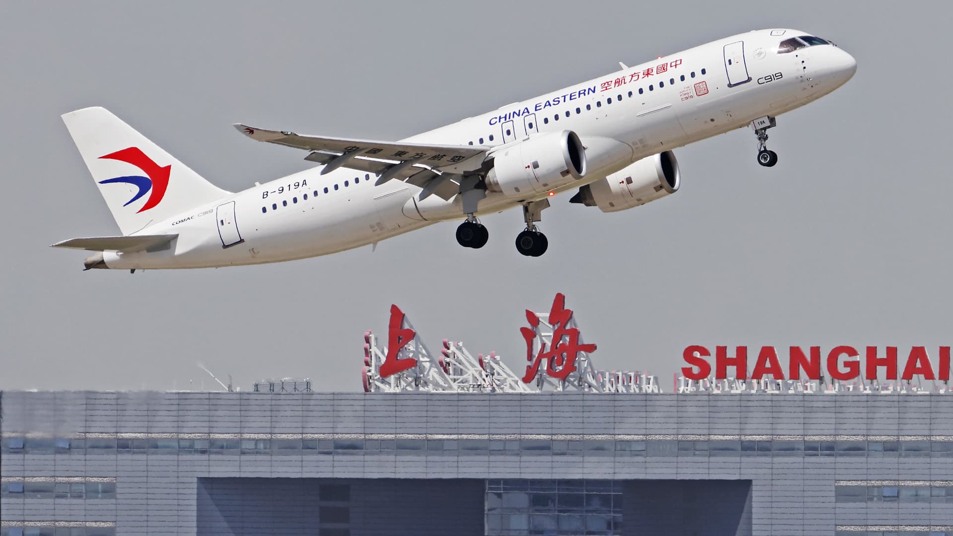 Chinese passenger airlines will be allowed to boost their weekly round-trip U.S. flights to 50 starting on March 31, up from the current 35, the U.S. Transportation Department said on Monday, returning the market to about one-third of pre-pandemic levels.
